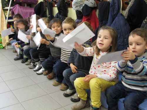 Une lettre à la poste! Une lettre à la poste!