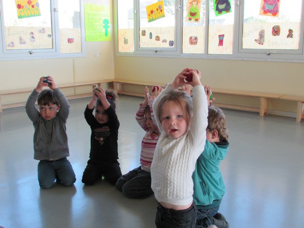 "Ateliers cirque" en Maternelle "Ateliers cirque" en Maternelle