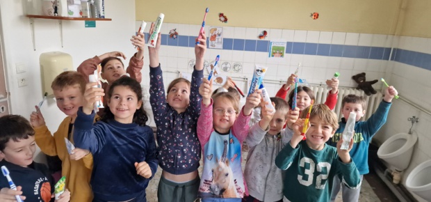 Chasse aux caries! Chasse aux caries!