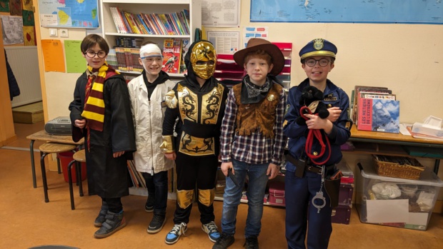 Tous déguisés ! Tous déguisés !