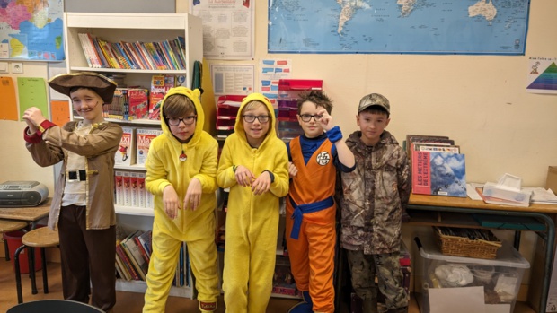 Tous déguisés ! Tous déguisés !