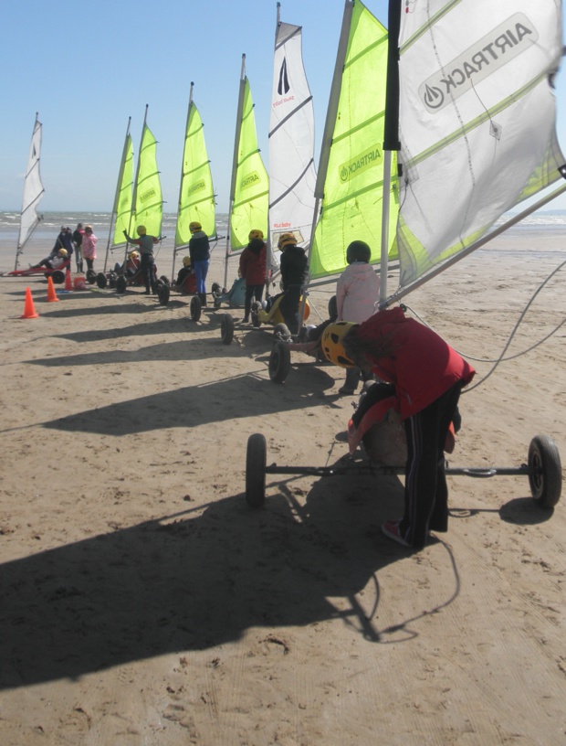 Char à voile et cerf volant