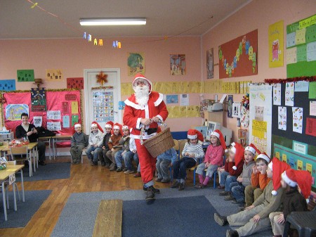 Ecole Sacre Ceur, Ouistreham, visite du père noël en materrnelle !