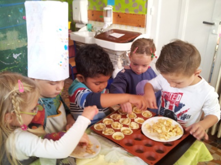 Goûter autour des pommes. Goûter autour des pommes.
