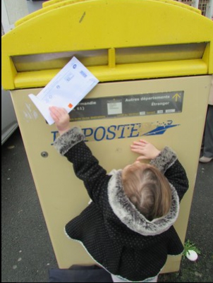 En route pour la poste.