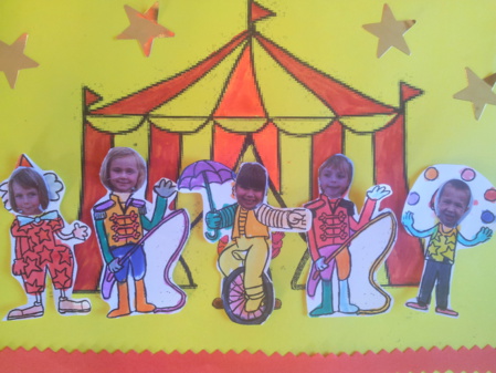 Le cirque arrive ! Le cirque arrive !