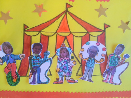 Le cirque arrive ! Le cirque arrive !