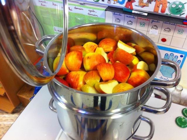 Jus de pommes "maison" chez les GS/CP Jus de pommes "maison" chez les GS/CP