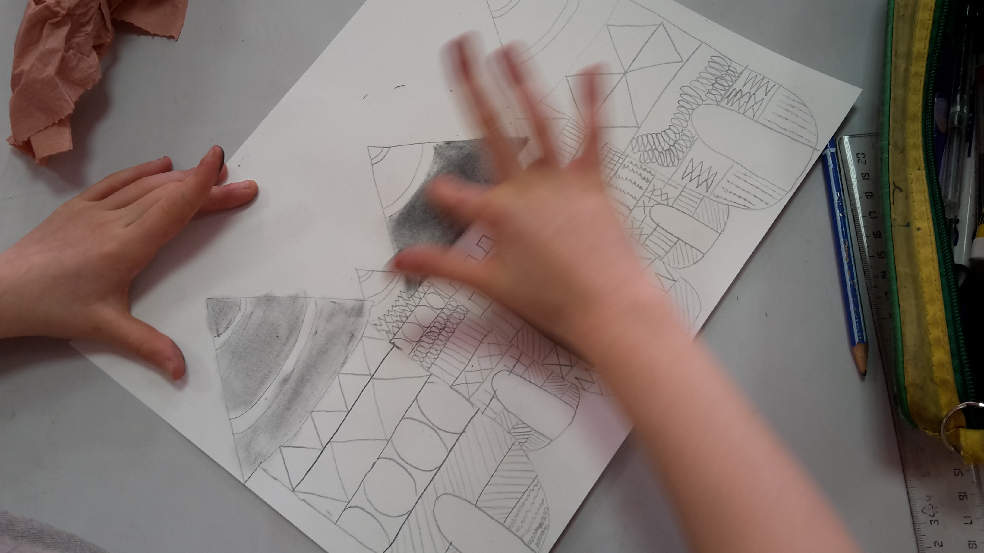 Village africain au fusain Village africain au fusain