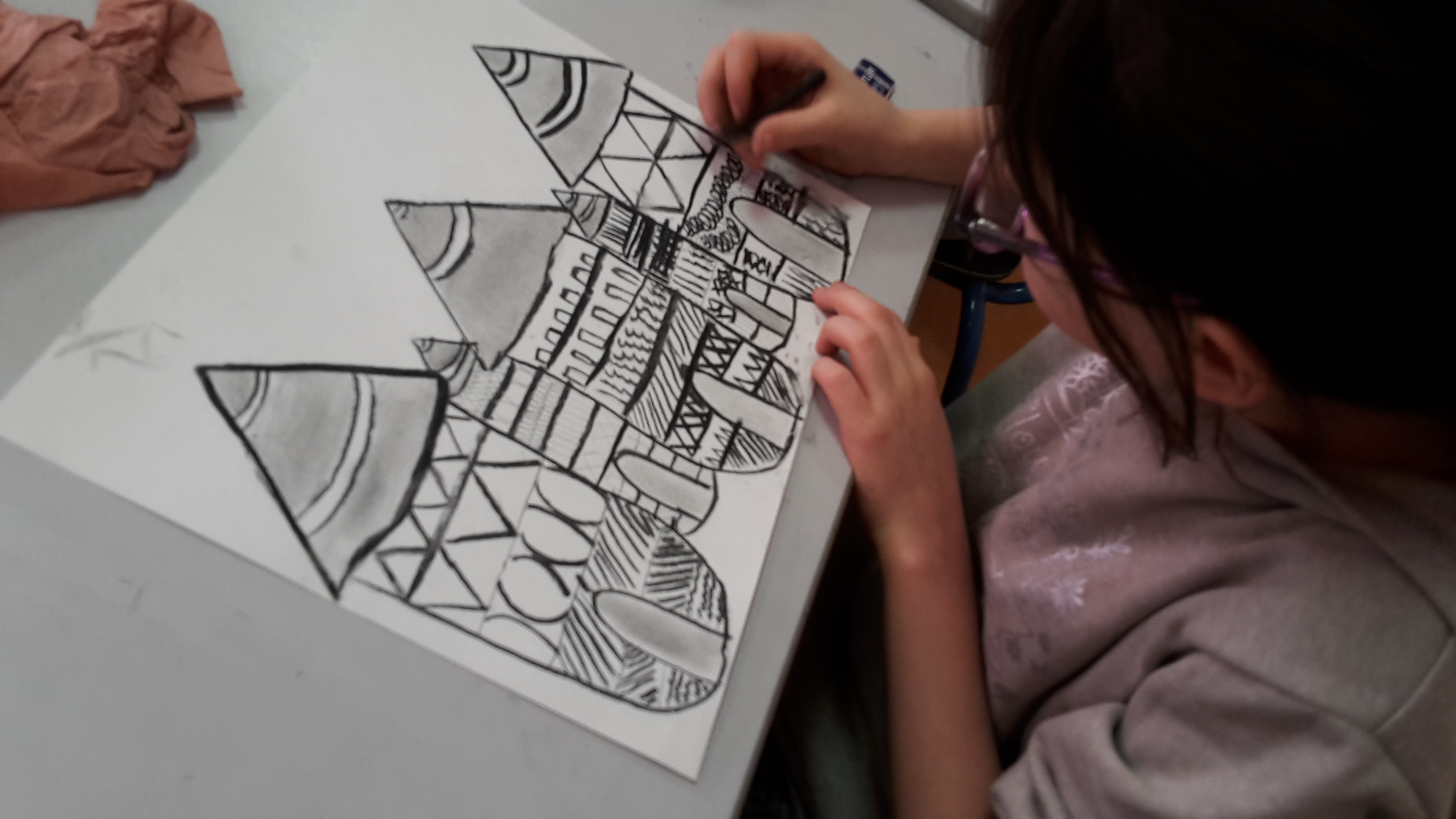 Village africain au fusain Village africain au fusain