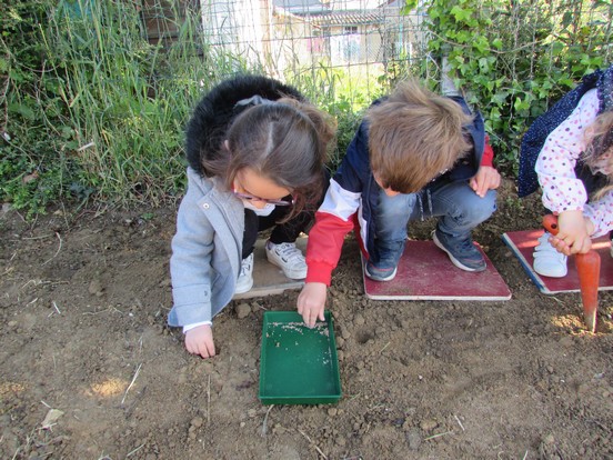 Les petits jardiniers Les petits jardiniers