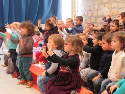 Abracadabra,spectacle de magie en Maternelle!