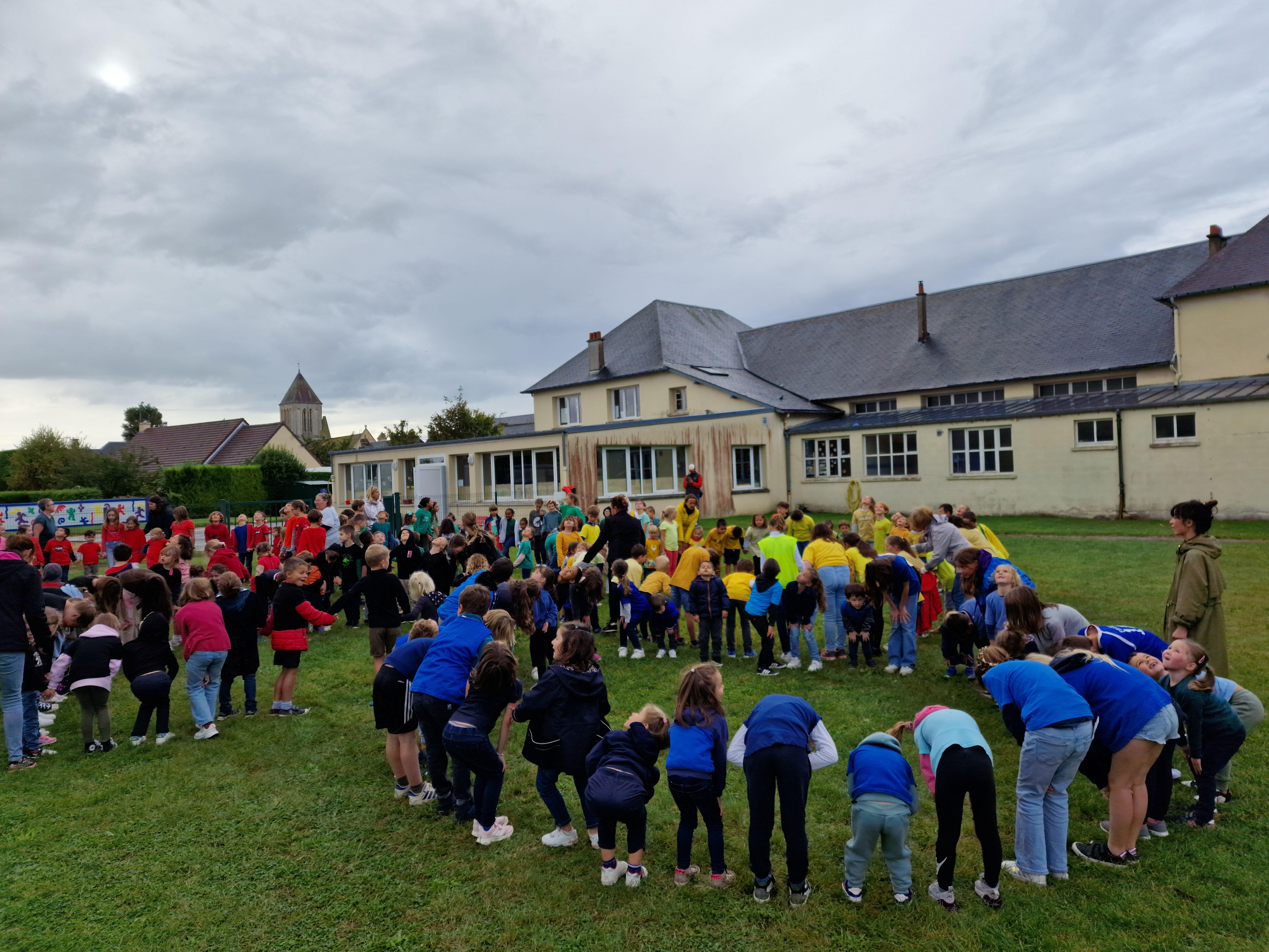 1ère période sous le signe du sport