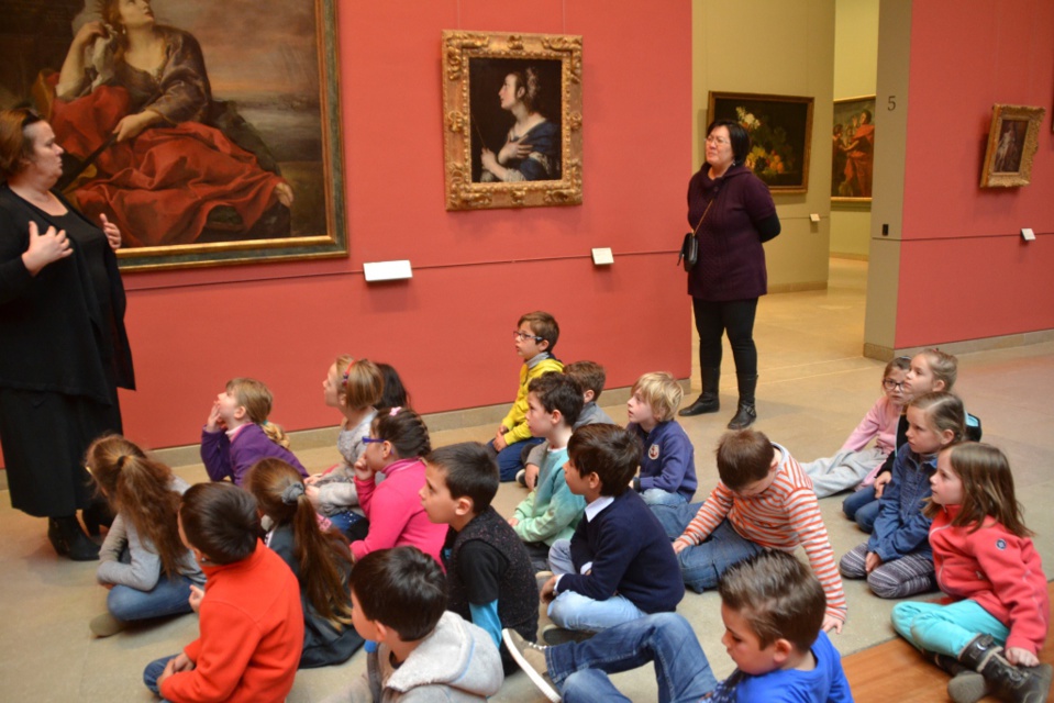 les cp visitent le musée des Beaux- Arts de Caen.