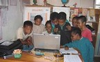 Un ordinateur pour l'école d'Amborompotsy