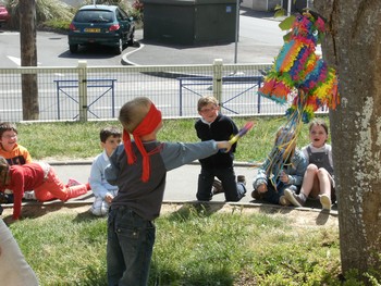 pinata 027.jpg pinata 027.jpg